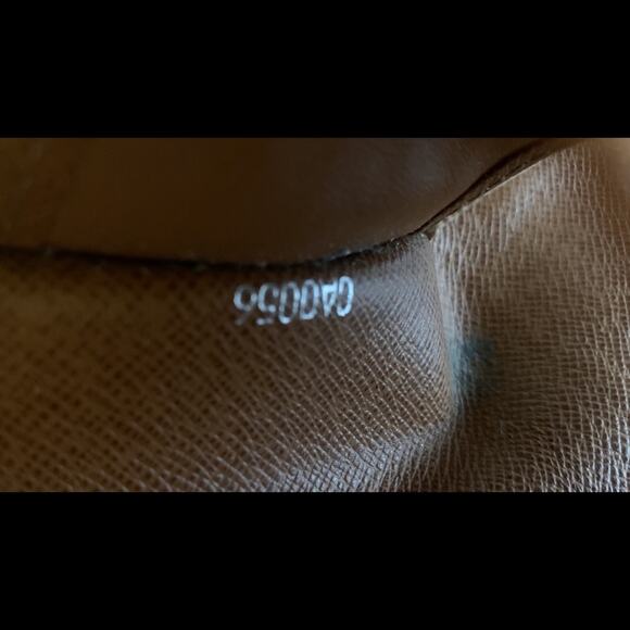 Louis Vuitton Brown Epi 6 Key Holder - Picture 6 of 6